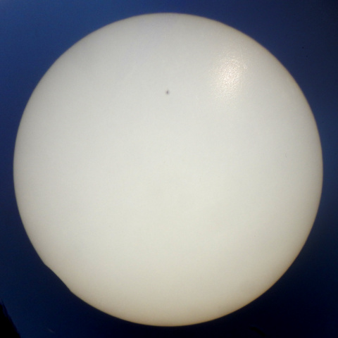 Sonne kurz nach Beginn der Finsternis