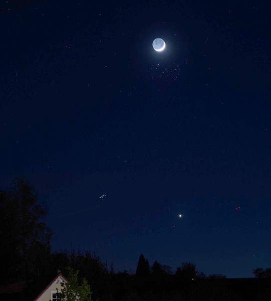 Mond, Plejaden und Venus