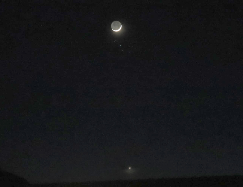Mond, Plejaden und Venus
